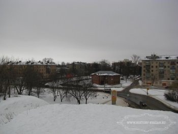 Пл. 26 бакинских комиссаров, наши дни. Раньше здесь был Симеоновский монастырь