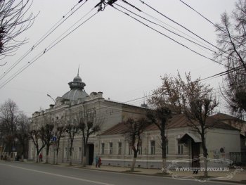 Астраханская улица, здание рязанского земельного банка